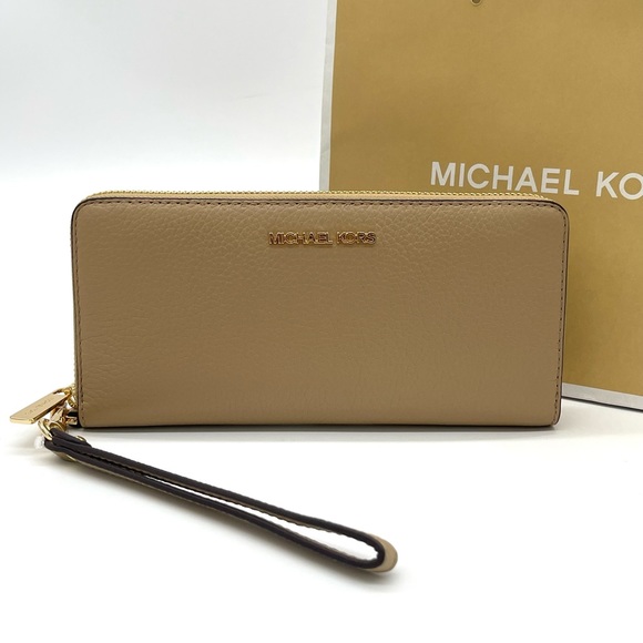 Michael Kors Large Continental Wallet Wristlet - Picture 2 of 7